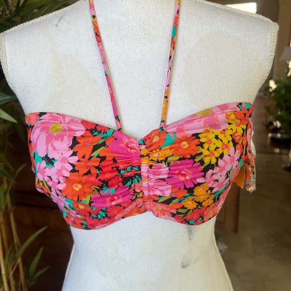 Shade & Shore Pink and Blue Bikini Top with Sweetheart Neckline - Picture 2 of 9